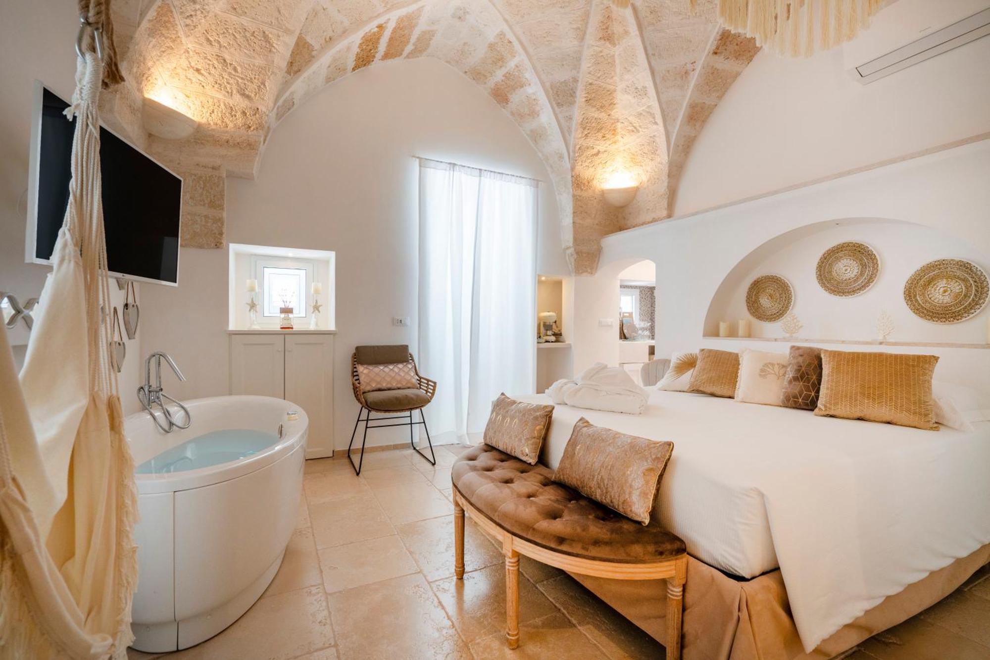 Savelletri Apulia Charming Suites - Casa Rossa Suite Perla E Suite Corallo מראה חיצוני תמונה